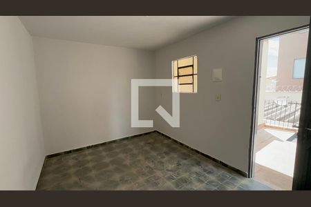 Casa para alugar com 16m², 1 quarto e sem vagaQuarto