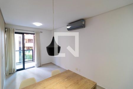 Sala de kitnet/studio para alugar com 1 quarto, 40m² em Cambuí, Campinas