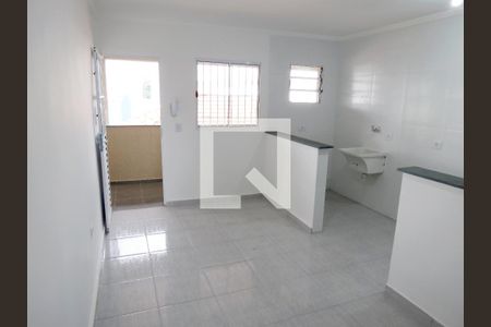 Sala e Cozinha de casa de condomínio para alugar com 1 quarto, 29m² em Chácara Inglesa, São Paulo