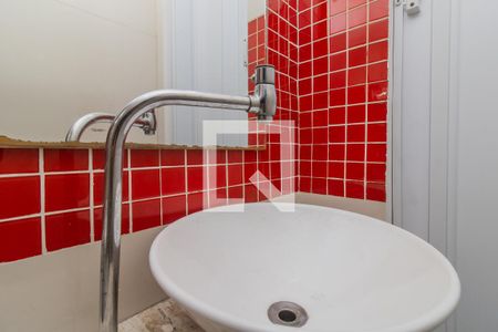 Lavabo de casa para alugar com 4 quartos, 250m² em Vila Talarico, São Paulo