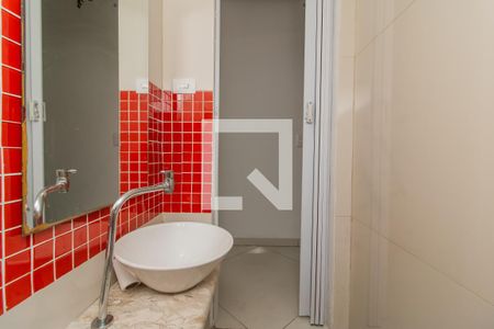 Lavabo de casa para alugar com 4 quartos, 250m² em Vila Talarico, São Paulo