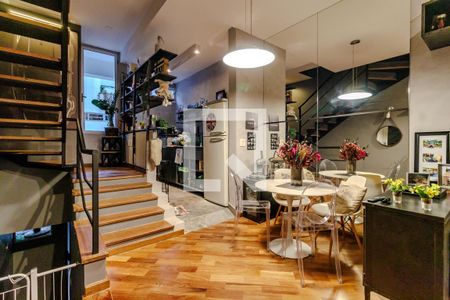 Sala de casa de condomínio à venda com 2 quartos, 115m² em Real Parque, São Paulo