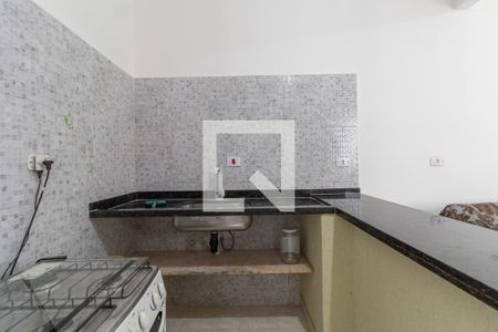Sala e Cozinha de casa para alugar com 1 quarto, 46m² em Jardim Casa Pintada, São Paulo
