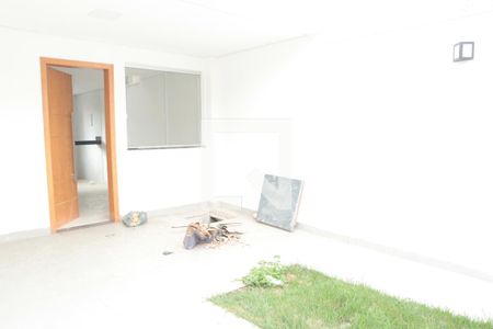 Garagem  de casa à venda com 3 quartos, 180m² em Copacabana, Belo Horizonte