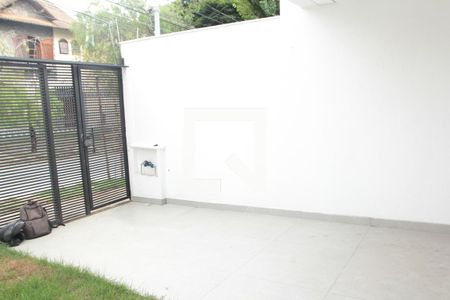 Garagem  de casa à venda com 3 quartos, 180m² em Copacabana, Belo Horizonte