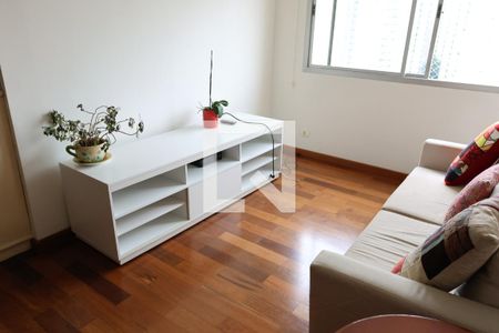 Sala de apartamento à venda com 3 quartos, 80m² em Moema, São Paulo