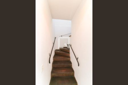 Escada de casa à venda com 3 quartos, 175m² em Jardim Monte Alegre, Taboão da Serra