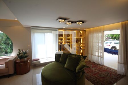 Sala de casa à venda com 4 quartos, 416m² em Bairro Fátima, Canoas