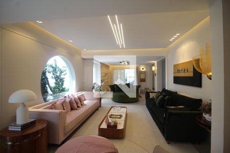 Sala de casa à venda com 4 quartos, 416m² em Bairro Fátima, Canoas