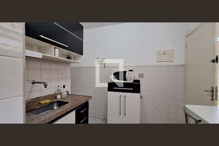 Cozinha de apartamento para alugar com 1 quarto, 31m² em Canto do Forte, Praia Grande