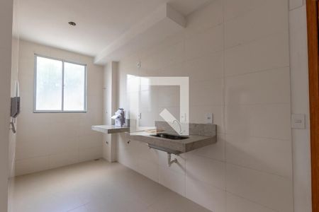 Cozinha de apartamento à venda com 2 quartos, 45m² em Estoril, Belo Horizonte