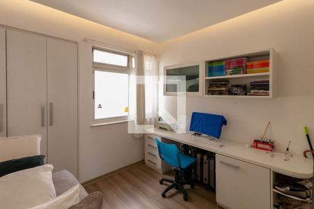 Quarto 1 de apartamento à venda com 4 quartos, 230m² em Santo Antônio, Belo Horizonte