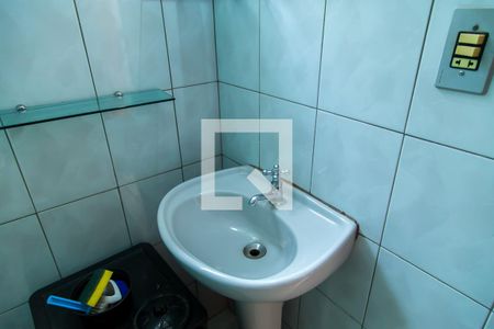 Banheiro - Pia de casa para alugar com 1 quarto, 25m² em Chácara Inglesa, São Paulo