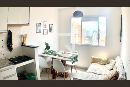 Sala/Cozinha de apartamento para alugar com 2 quartos, 32m² em Cambuci, São Paulo