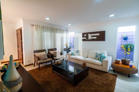 Sala de casa para alugar com 3 quartos, 320m² em Planalto Paulista, São Paulo