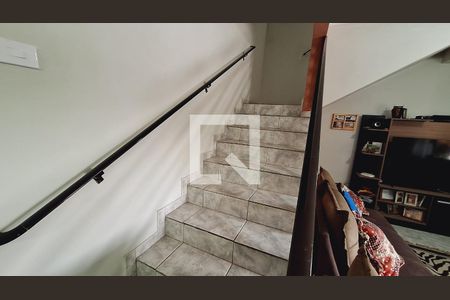 Escada  de casa para alugar com 4 quartos, 220m² em Quietude, Praia Grande