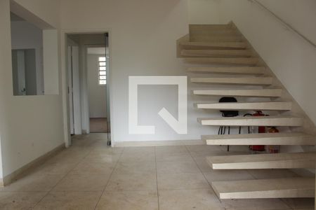 Casa para alugar com 450m², 4 quartos e 2 vagasSALA