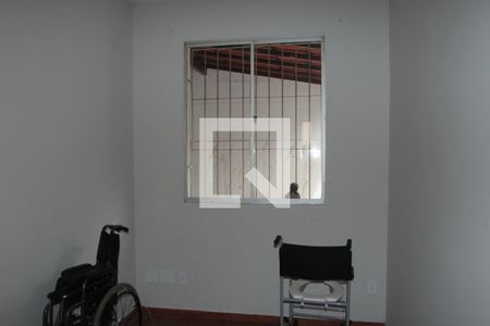 Quarto de apartamento para alugar com 3 quartos, 70m² em Planalto, Belo Horizonte