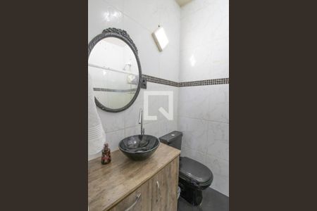 Banheiro de casa à venda com 3 quartos, 140m² em Passo das Pedras, Porto Alegre