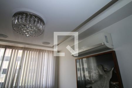 Sala de apartamento para alugar com 2 quartos, 48m² em Parada de Lucas, Rio de Janeiro