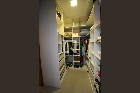 Closet da suíte de casa de condomínio para alugar com 3 quartos, 150m² em Jardim Novo Horizonte, Sorocaba