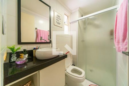 Banheiro  de apartamento para alugar com 2 quartos, 52m² em Jardim Santo André, Santo André