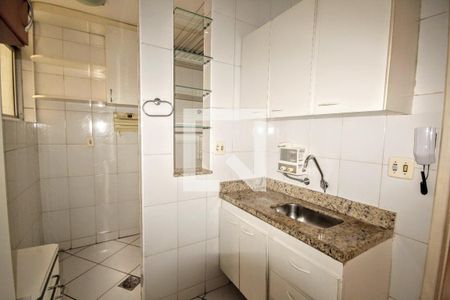 Cozinha de apartamento à venda com 1 quarto, 48m² em Lourdes, Belo Horizonte