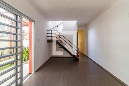 Sala de casa para alugar com 3 quartos, 145m² em Jardim Aeroporto, São Paulo