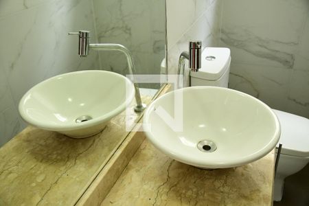 Lavabo de casa de condomínio para alugar com 3 quartos, 138m² em Jardim Nova Coimbra, Cotia