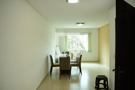 Sala de casa de condomínio para alugar com 3 quartos, 138m² em Jardim Nova Coimbra, Cotia
