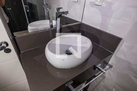 Banheiro de apartamento à venda com 2 quartos, 43m² em Sumarezinho, São Paulo