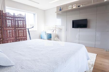 Casa de condomínio à venda com 320m², 5 quartos e 4 vagas Casa de condomínio à venda com 320m², 5 quartos e 4 vagassuite