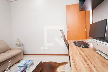 Casa de condomínio à venda com 320m², 5 quartos e 4 vagas Casa de condomínio à venda com 320m², 5 quartos e 4 vagasEscritório