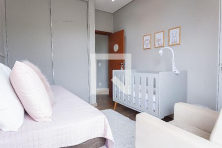 Casa de condomínio à venda com 320m², 5 quartos e 4 vagas Casa de condomínio à venda com 320m², 5 quartos e 4 vagasquarto 2