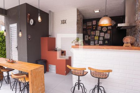 Casa de condomínio à venda com 320m², 5 quartos e 4 vagas Casa de condomínio à venda com 320m², 5 quartos e 4 vagasChurrasqueira