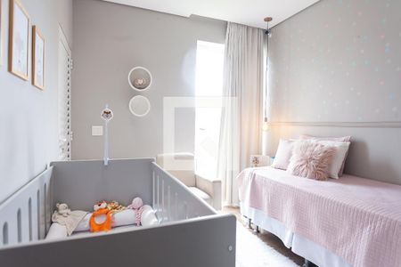 Casa de condomínio à venda com 320m², 5 quartos e 4 vagas Casa de condomínio à venda com 320m², 5 quartos e 4 vagasquarto 2