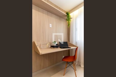 Studio - Mesa e Cadeiras Escritório de apartamento para alugar com 1 quarto, 25m² em Vila Buarque, São Paulo