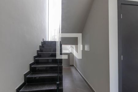 Escada de casa de condomínio à venda com 3 quartos, 143m² em Nossa Senhora do Carmo, Contagem