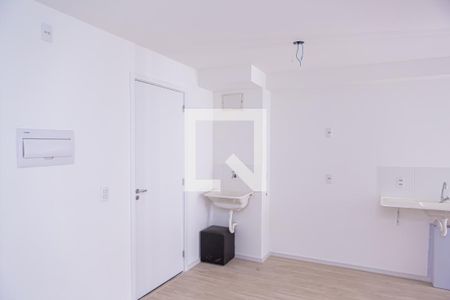 Sala Cozinha e Área de Serviço de apartamento para alugar com 2 quartos, 39m² em Cangaíba, São Paulo