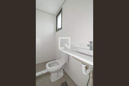 Banheiro da Suíte de apartamento à venda com 2 quartos, 63m² em Passo da Areia, Porto Alegre