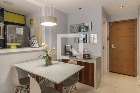 Sala de casa de condomínio à venda com 3 quartos, 150m² em Recreio dos Bandeirantes, Rio de Janeiro
