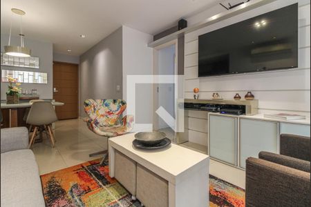 Sala de casa de condomínio à venda com 3 quartos, 150m² em Recreio dos Bandeirantes, Rio de Janeiro