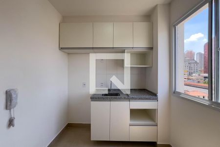 Sala e cozinha de casa de condomínio para alugar com 1 quarto, 24m² em Sé, São Paulo