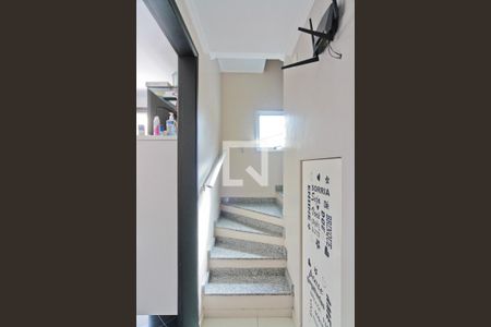 Escada de casa de condomínio à venda com 3 quartos, 234m² em Jardim Peri, São Paulo