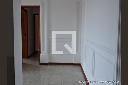 Hall de entrada de apartamento à venda com 2 quartos, 61m² em Jardins, São Paulo