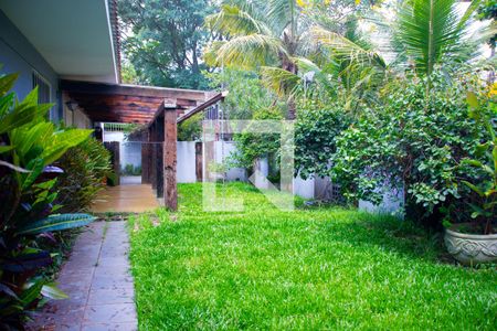 Casa à venda com 615m², 5 quartos e 4 vagas Casa à venda com 615m², 5 quartos e 4 vagasJardim