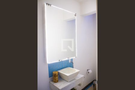 Casa à venda com 615m², 5 quartos e 4 vagas Casa à venda com 615m², 5 quartos e 4 vagasLavabo