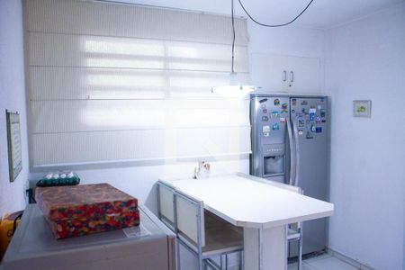 Casa à venda com 615m², 5 quartos e 4 vagas Casa à venda com 615m², 5 quartos e 4 vagasCozinha