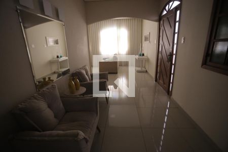 Sala de casa à venda com 4 quartos, 225m² em Salgado Filho, Belo Horizonte