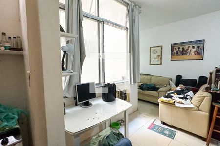 Sala/quarto de apartamento à venda com 1 quarto, 40m² em Copacabana, Rio de Janeiro